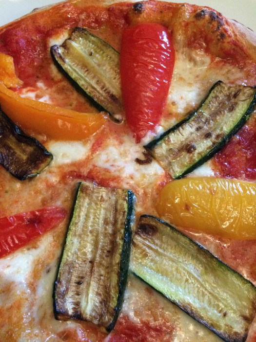 Pizza with grilled peppers and courgettes