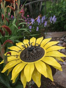 Metal flower garden lamp
