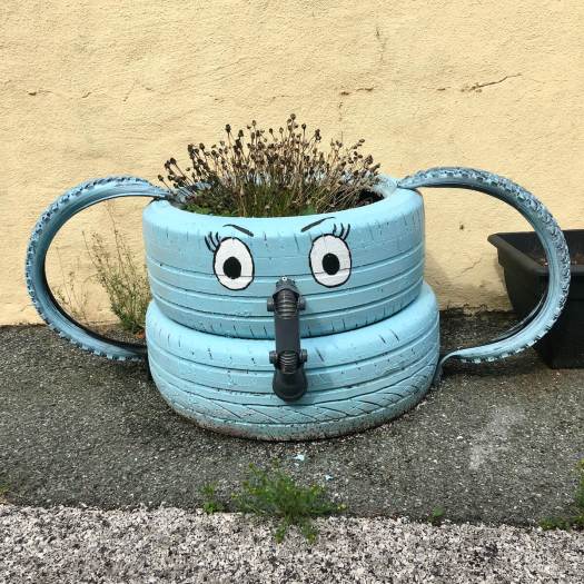 Elephant tyre planter