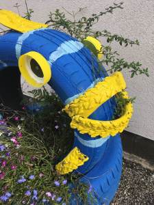 Fish design tire planter