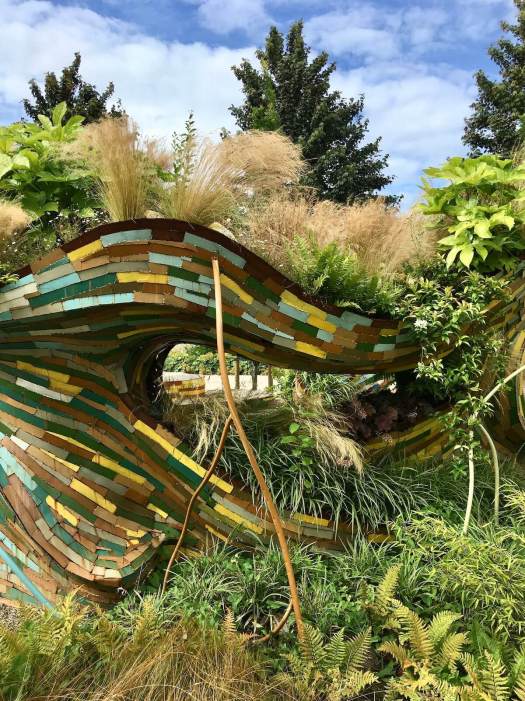 Treeport Zundert: Van Gogh inspired structure with ferns and grasses