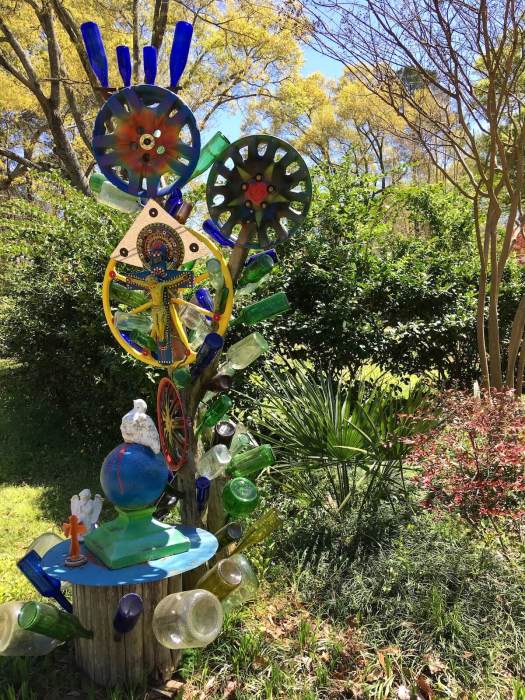 Contemporary folk art: hub bottle tree