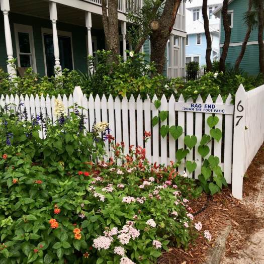 White picket fence with spear top